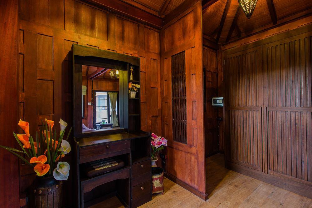 Lemon Tree Naturist Naiharn 3* Phuket
